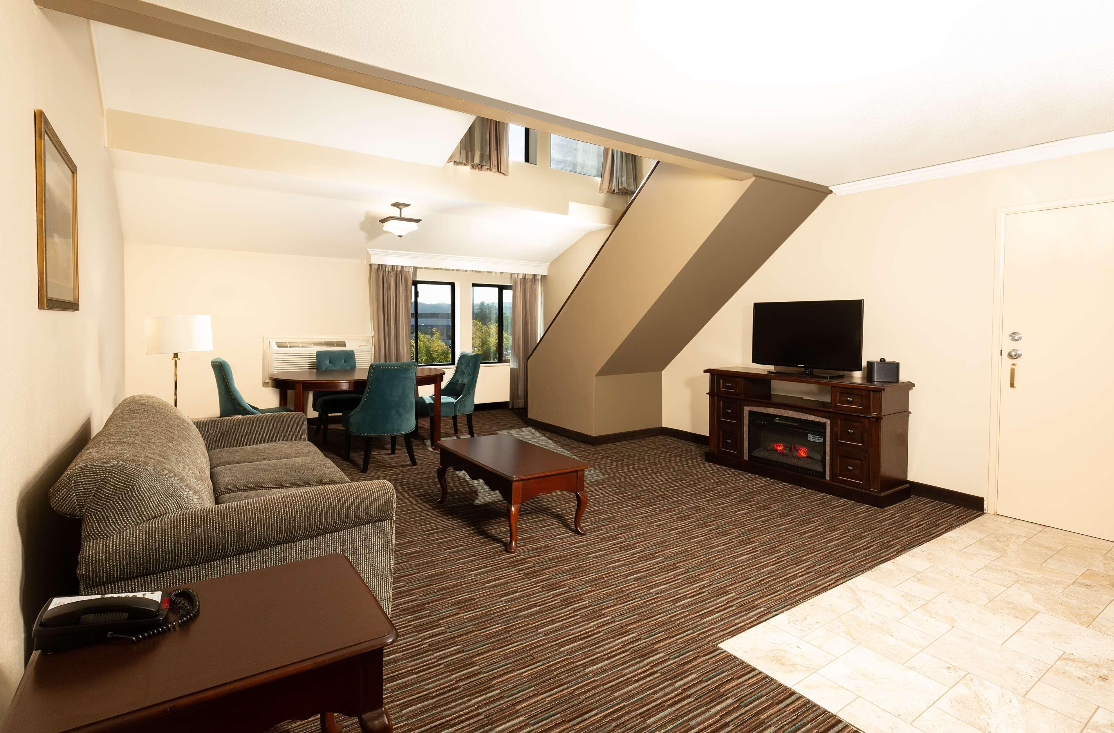 Best Western Plus At The Vines